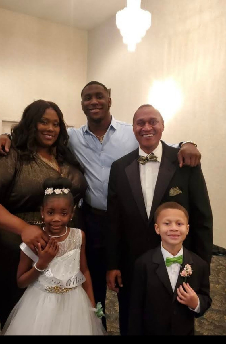 Vaughn, Tasha, Jalyn and family dressed up together